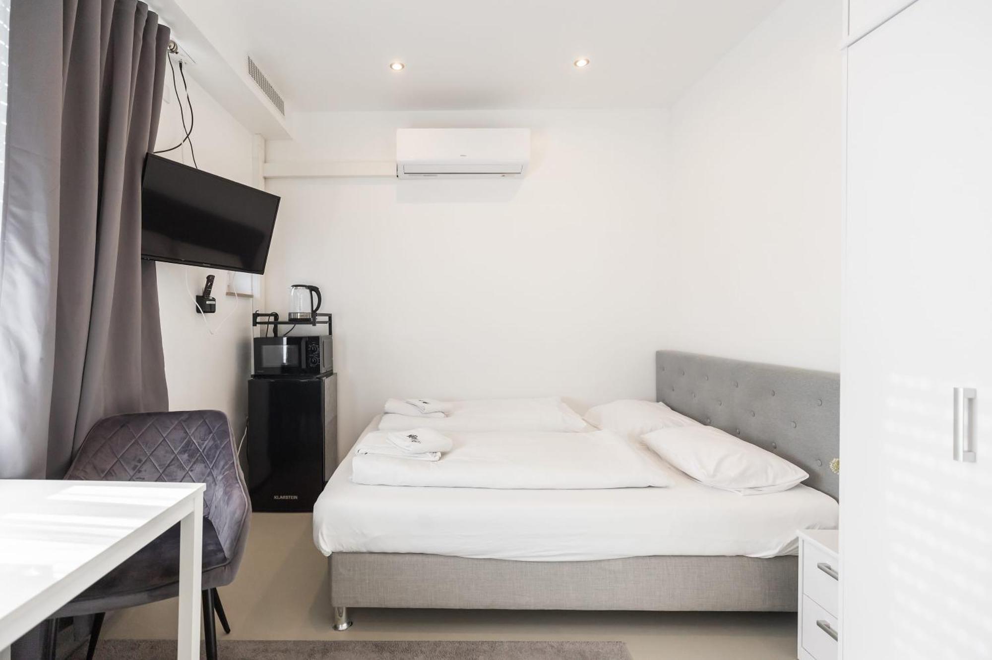 Staystay Guesthouse I 24 Hours Check-In Norimberk Pokoj fotografie