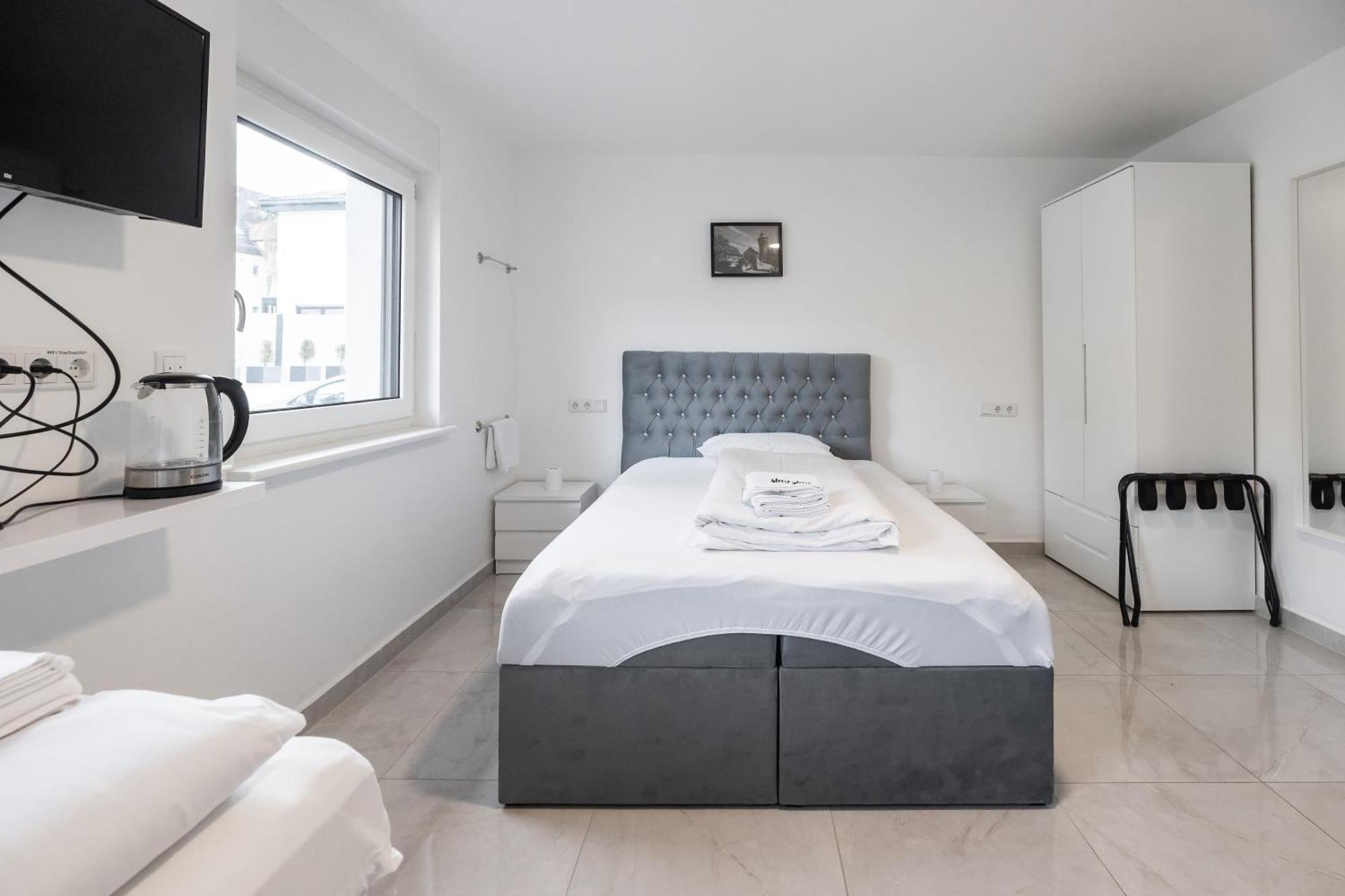 Staystay Guesthouse I 24 Hours Check-In Norimberk Pokoj fotografie